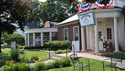 present day photo of the front of the Fowler Branch banner