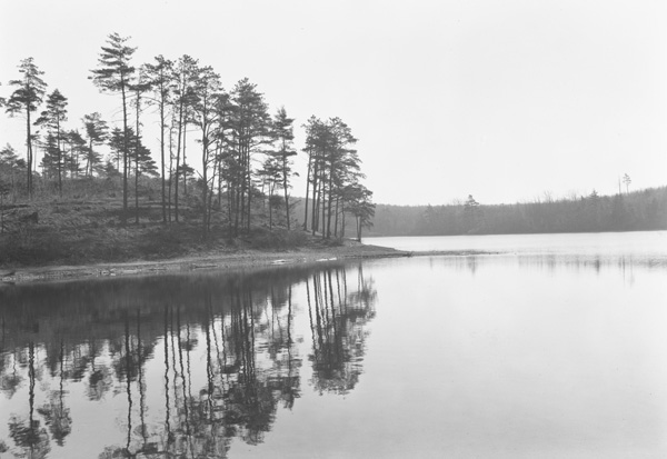 Herbert Wendell Gleason.  Deep Cove, Walden Pond, showing sandbar