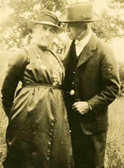 Edward Waldo Emerson and Annie Shepard Keys Emerson, July 4, 1923