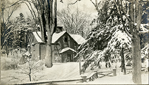 Edwards Roberts photograph from 1920 of Orchard House, Alcott home