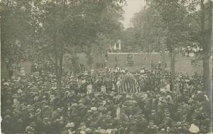 [Photograph of a large 

gathering in West Concord]; early 20th century